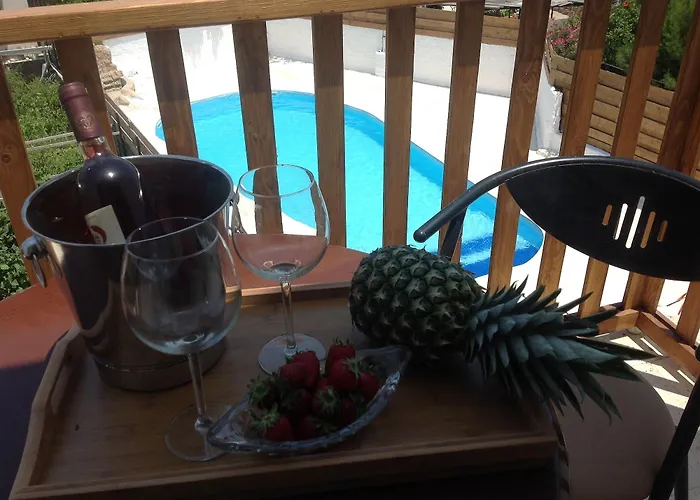 Alecos Апарт-отель 3*