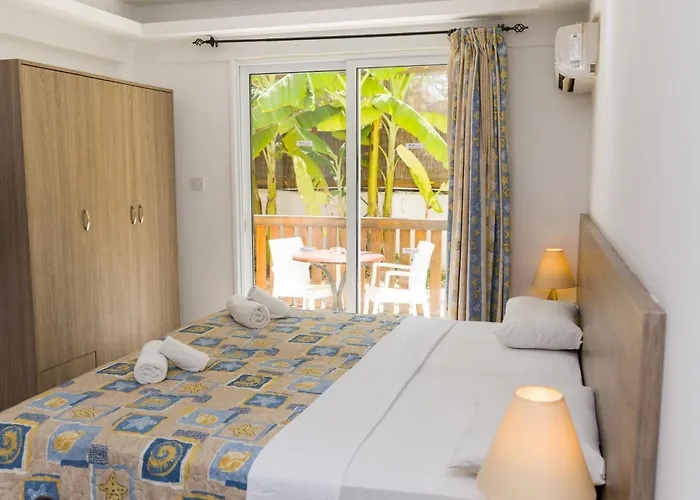 Alecos Апарт-отель Пафос