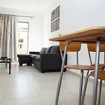 Alecos מלון דירות 3*