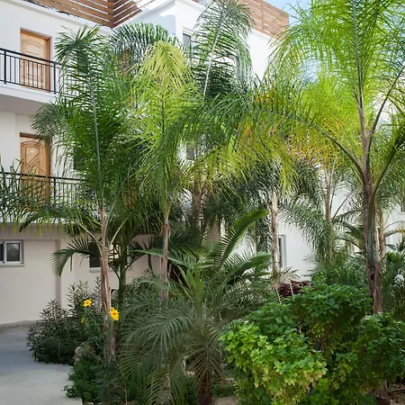 Alecos Aparthotel 3*