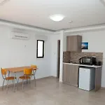 Alecos Aparthotel 3*
