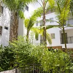 Alecos Aparthotel
