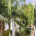 Alecos Aparthotel