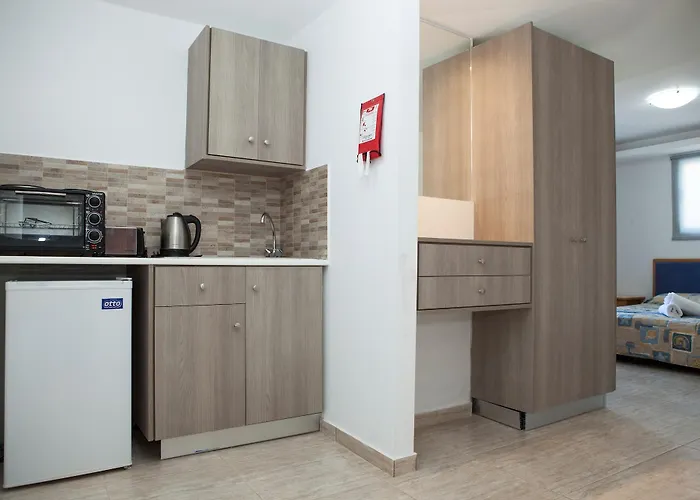 Alecos Apartmanhotel 3*