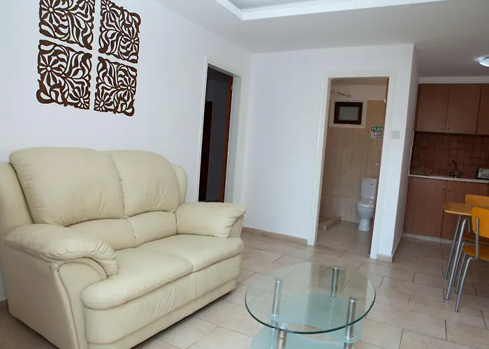 Alecos Apartmanhotel 3*