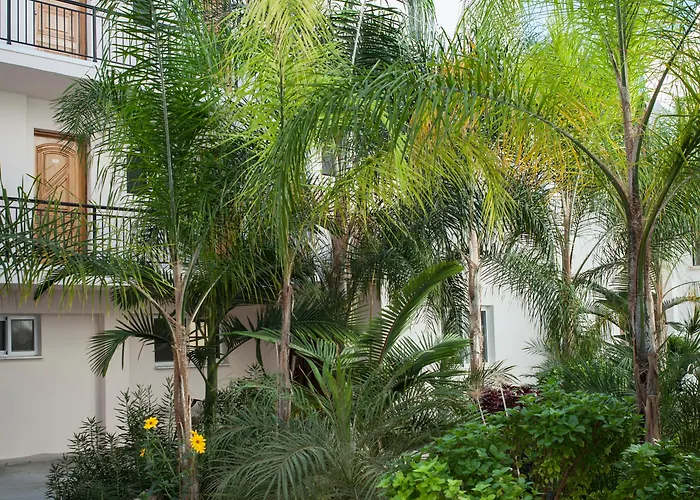 Alecos Apartmanhotel 3*